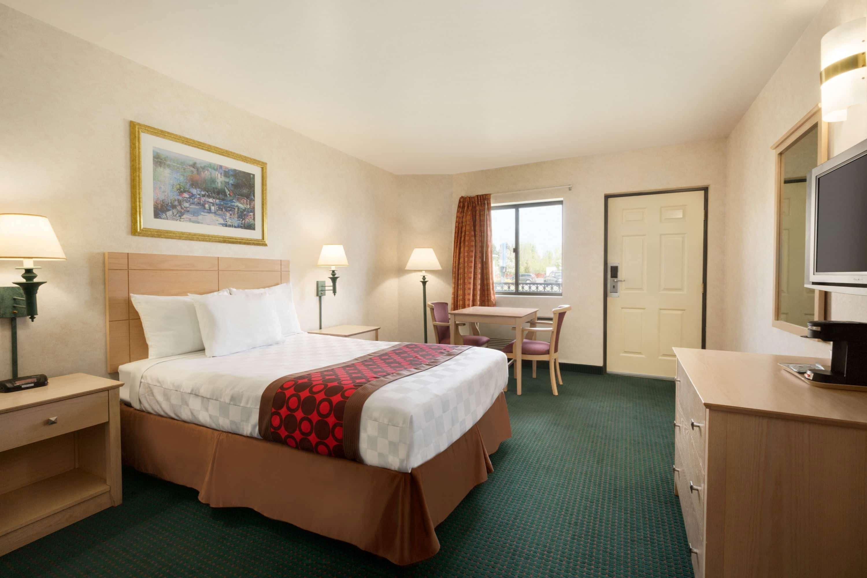 Travelodge By Wyndham Niagara Falls - New York Buitenkant foto