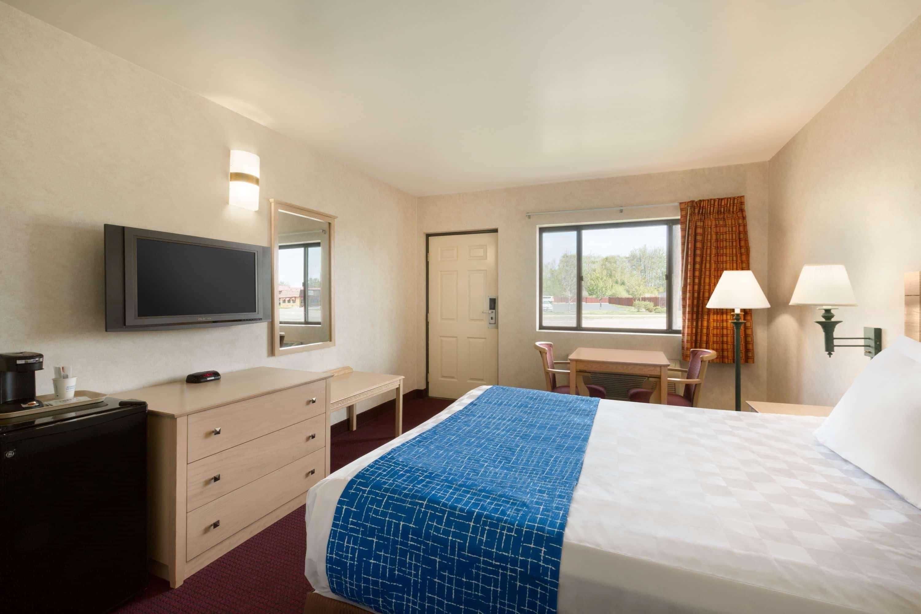 Travelodge By Wyndham Niagara Falls - New York Buitenkant foto