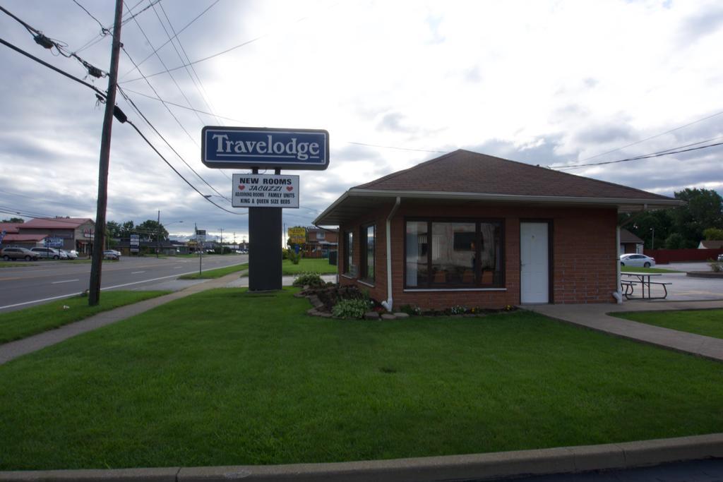 Travelodge By Wyndham Niagara Falls - New York Buitenkant foto