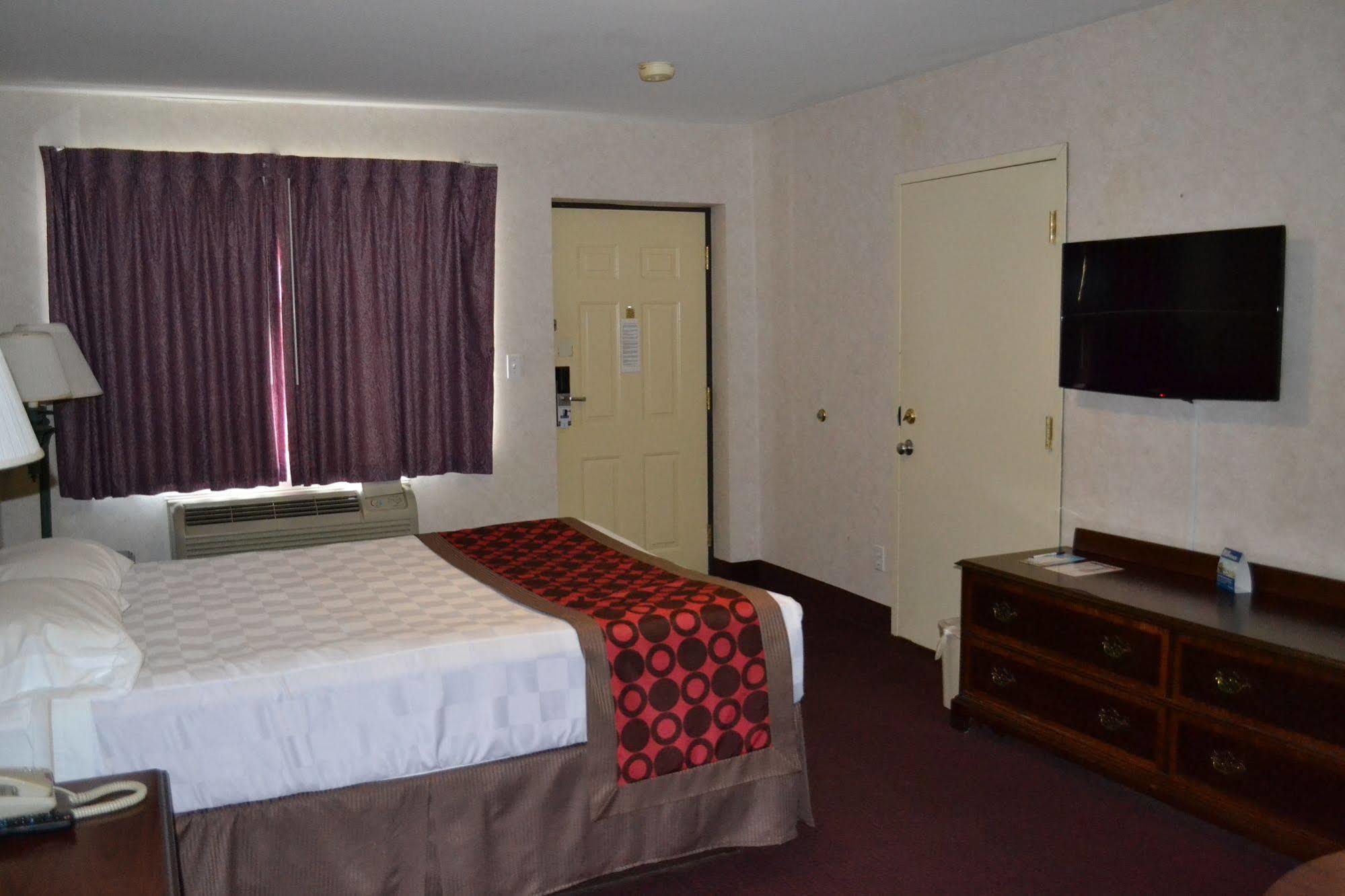 Travelodge By Wyndham Niagara Falls - New York Buitenkant foto
